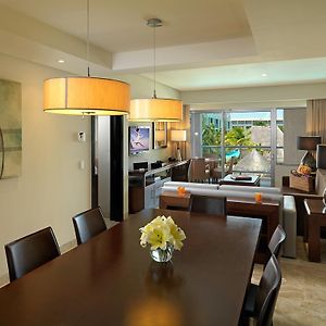 Master One-Bedroom Suite